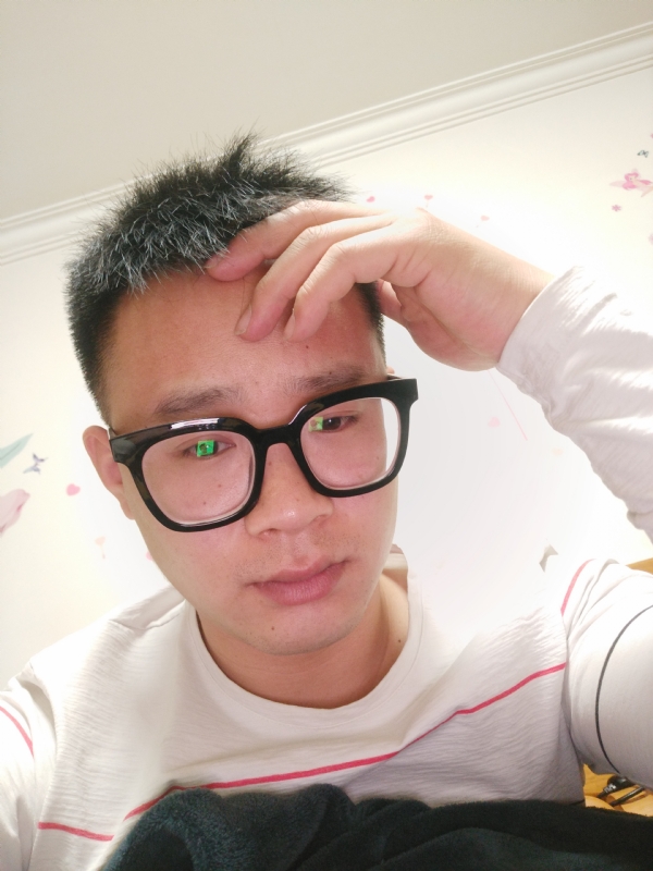 华灯初上的夜晚的第一张照片--威海中老年相亲网